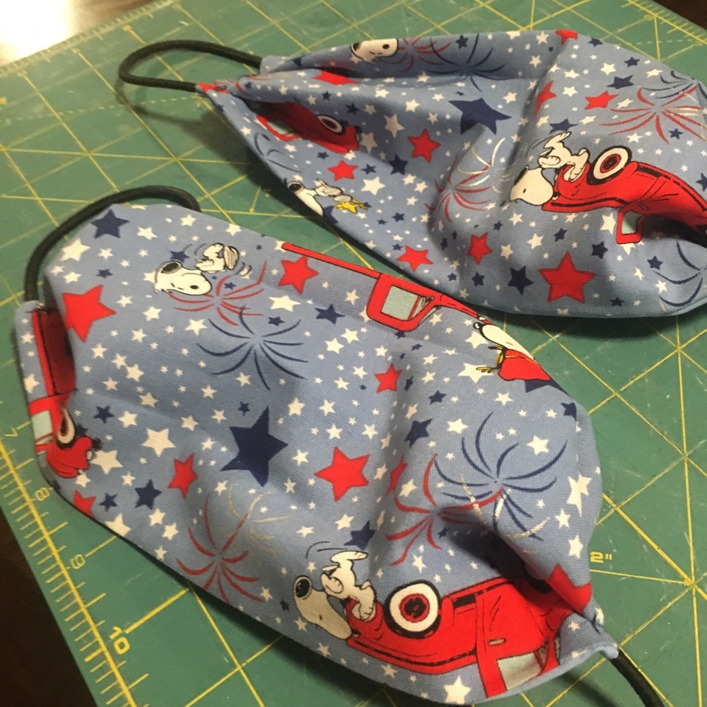 2 snoopy reusable face mask with filter pocket